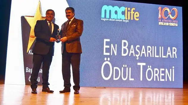 Başkan Arif Teke'ye 'Yılın En Başarılı Belediye Başkanı' ödülü