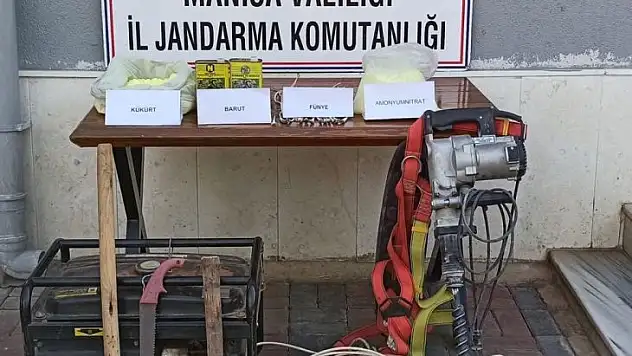 Defineciler sınır tanımıyor: Bu kez patlayıcıyla yakalandılar
