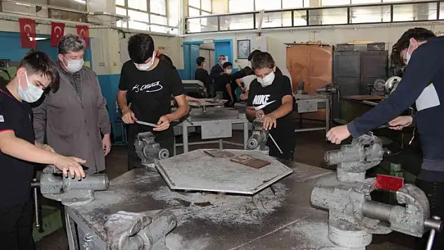 Muğla'da istihdama açılan dijital kapı 'çıkarıyorum.com'