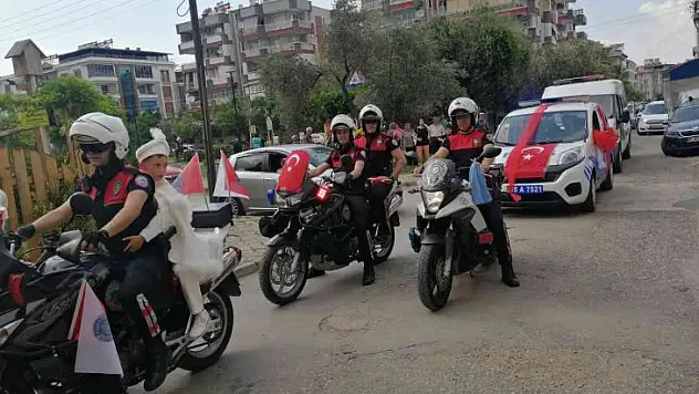 Salihli'de şehit çocuğuna özel konvoy